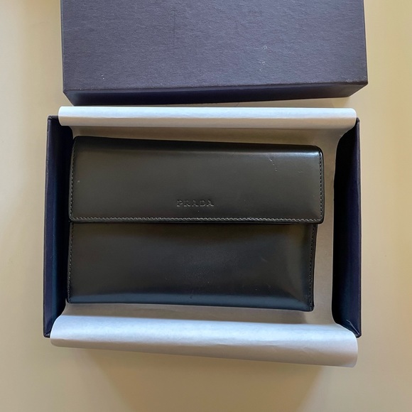 Prada Wallet - Picture 4 of 13